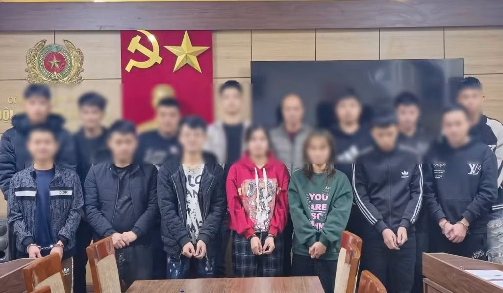 Bat 15 doi tuong ga gam bi hai chat “sex” cuong doat tai san