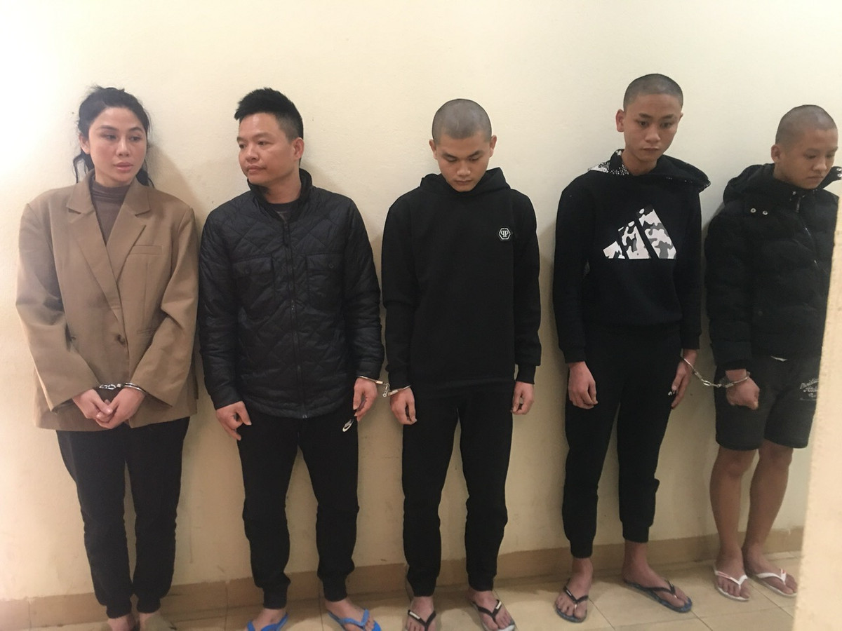 Thanh Hóa: Bắt 5 đối tượng đánh người, ép viết giấy bán ô tô Thanh Hoa: Bat 5 doi tuong danh nguoi, ep viet giay ban o to