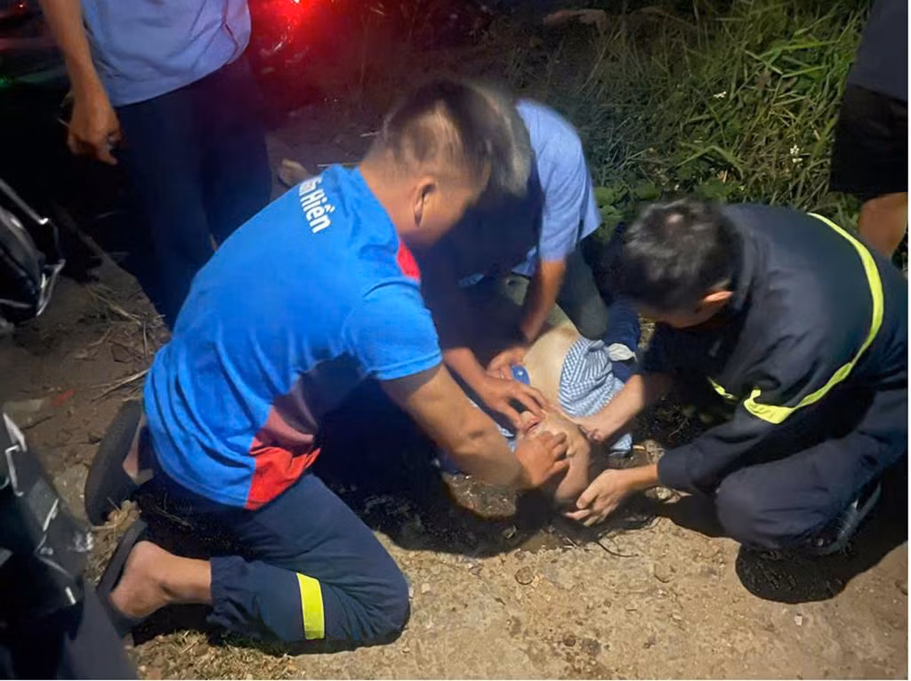 Kip thoi cuu nguoi phu nu nhay cau dua di cap cuu