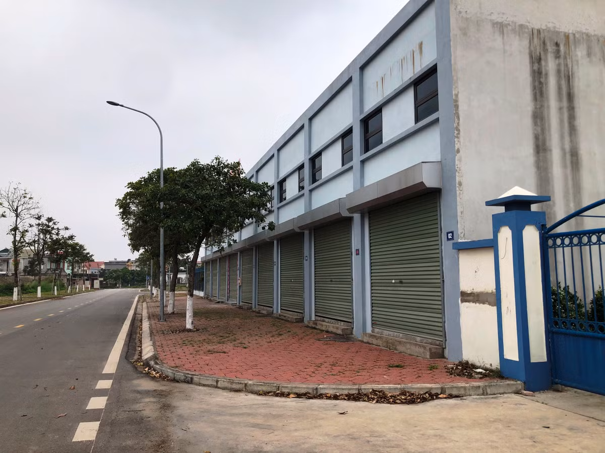 Tại dự án có 2 dãy ki ốt đã được xây dựng.