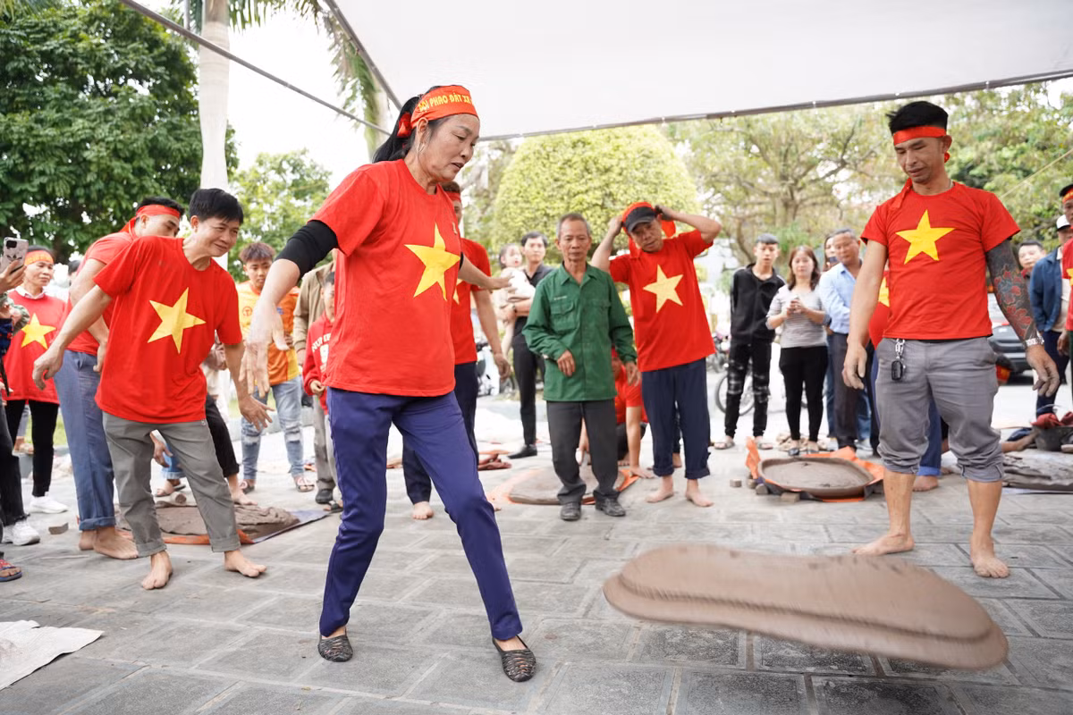 Ve Hai Duong, xem nu phao thu choi phao dat-Hinh-2