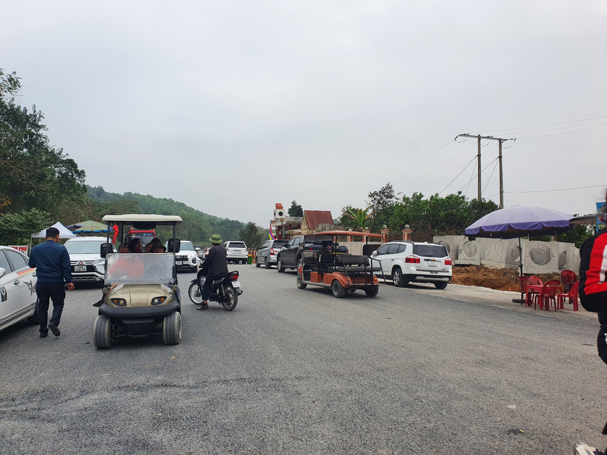 Cấm xe điện 4 bánh hoạt động chở khách tại Khu di tích Côn Sơn - Hình 2 Cam xe dien 4 banh hoat dong cho khach tai Khu di tich Con Son-Hinh-2