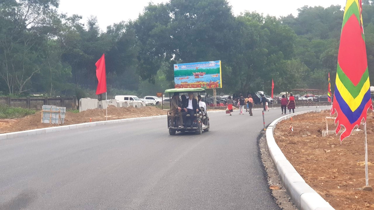 Hình ảnh các xe điện tự phát hoạt động.