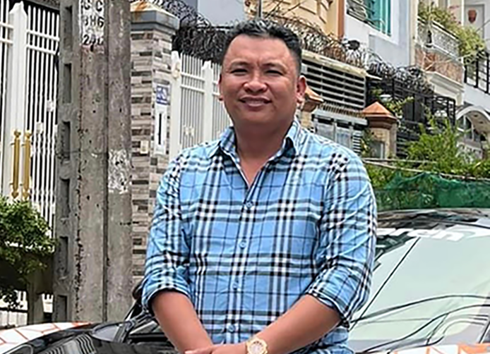 Vu trum sieu xe Phan Cong Khanh lua dao: Bat them mot dong pham