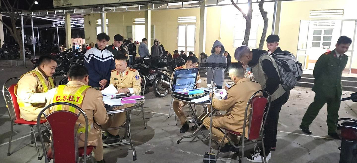 Ha Giang: 22 quai xe lang lach, danh vong chieu mung 3 Tet-Hinh-2