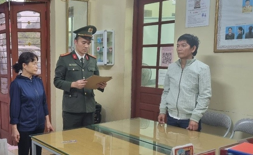 Dùng chất phóng xạ trong bài bạc bịp, một đối tượng bị khởi tố Dung chat phong xa trong bai bac bip, mot doi tuong bi khoi to