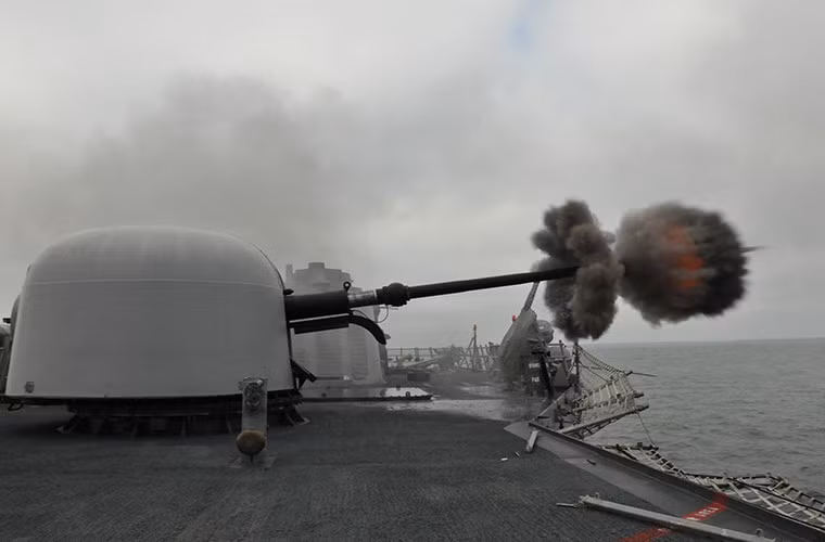 Tàu chiến OHP có đầy đủ hệ thống hỏa lực chống hạm, chống ngầm và phòng không. Về pháo hạm, nó được trang bị một pháo bắn nhanh OTO Melara 76mm có tầm bắn khoảng 15km.