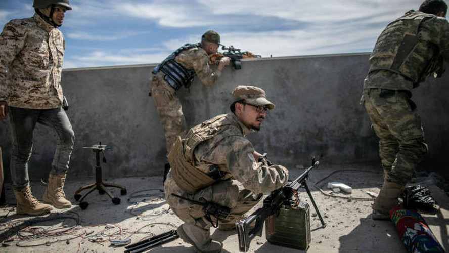 Những lính đánh thuê Syria đầu tiên đã đến Libya vào cuối tháng 12/2019. Kể từ đó, Thổ Nhĩ Kỳ đã vận chuyển một số lượng lớn trong số họ đến quốc gia Bắc Phi này.