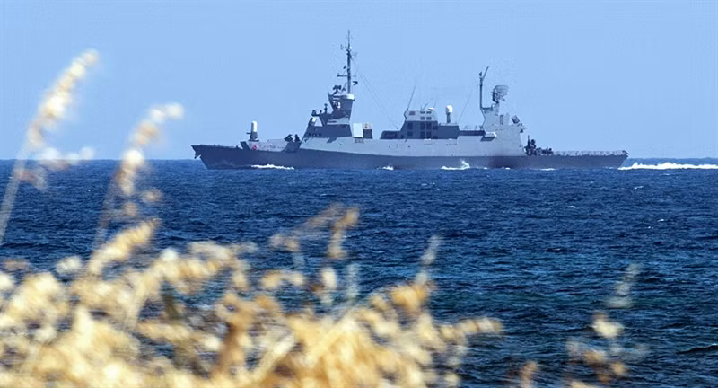 Cùng với đó radar, Sa'ar 5 đồng thời được nâng cấp với nhiều thiết bị tối tân khiến Hải quân Israel tin rằng, lớp tàu này sẽ sở hữu sức mạnh hơn cả lớp tàu Karakurt của Hải quân Nga hiện nay. Vậy sức mạnh của Sa'ar 5 có như Tel Aviv nói?