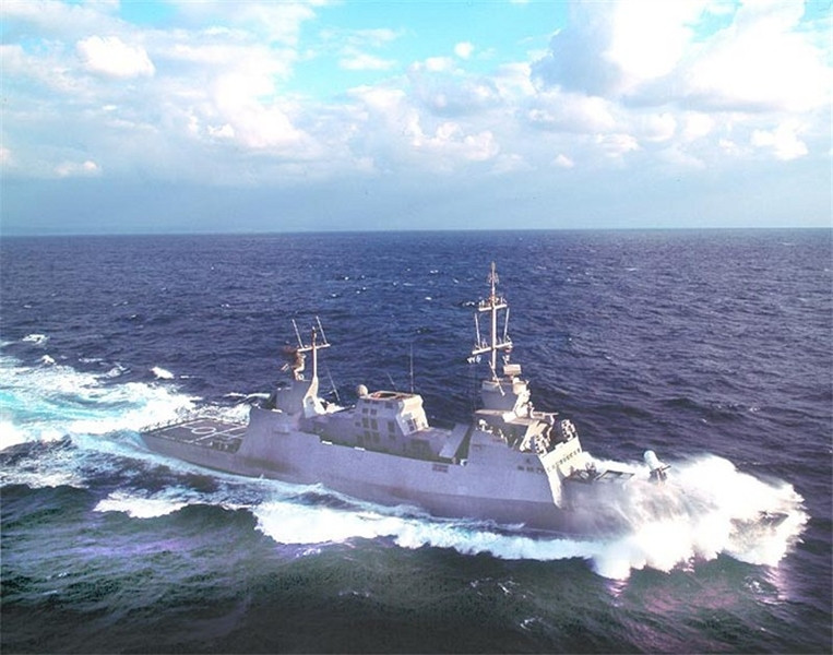 Với gói trang bị cho thấy, khinh hạm Israel giữ nhiều ưu điểm hơn khi có khả năng tác chiến chống tàu mặt nước, chống tàu ngầm lẫn phòng không rất mạnh, đây là điều dễ hiểu vì kích thước lớn của Sa'ar 5 nhỉnh hơn đôi chút với tàu Nga. Ảnh trong bài: Khinh hạm Sa'ar 5.