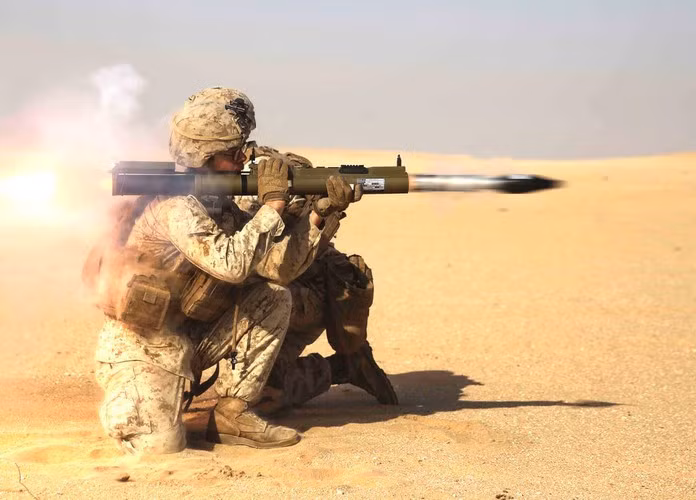 Đây không phải là lần đầu tiên lính Mỹ tìm cách chặn đường các đoàn xe tuần tra của quân cảnh Nga ở Đông Bắc Syria, tuy nhiên việc binh sĩ mang cả súng chống tăng M72 là điều hiếm gặp.