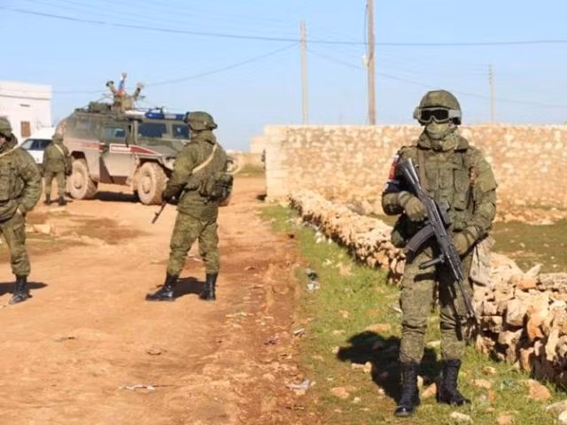 Về phía Nga đã đưa ra những tín hiệu cứng rắn, nếu phiến quân có những hành động quân sự chống lại Nga, Nga sẽ đáp trả phiến quân bằng sức mạnh của bom đạn; lực lượng phiến quân hiện đã mất sự ủng hộ của Thổ Nhĩ Kỳ, nếu họ có những hành động quân sự làm tổn hại đến lực lượng của Nga, đó có thể là dấu chấm hết đối với phiến quân.