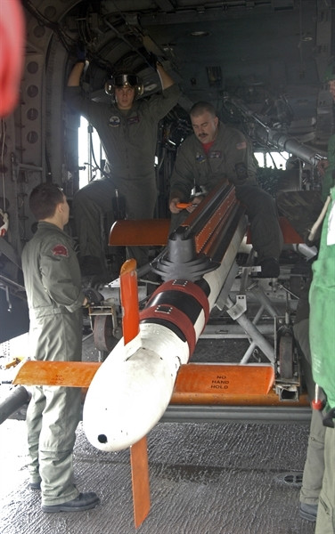 Dù các tàu ngầm, tàu chiến trên mặt nước và máy bay thường thu hút sự chú ý của giới báo chí trong các trận hải chiến trên biển, thế nhưng trên thực tế những quả thủy lôi mới là mối nguy hiểm lớn nhất đối với bất cứ con tàu nào trên biển.