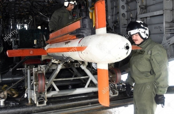 Số lượng thủy lôi khổng lồ của Iran chính là nguyên nhân khiến Mỹ công bố kế hoạch điều AQS-24A đến Trung Đông. Tuy nhiên, thời điểm cụ thể triển khai và số lượng AQS-24A tham gia nhiệm vụ tại khu vực này không được Mỹ tiết lộ dù tuyên bố mọi việc đã sẵn sàng.