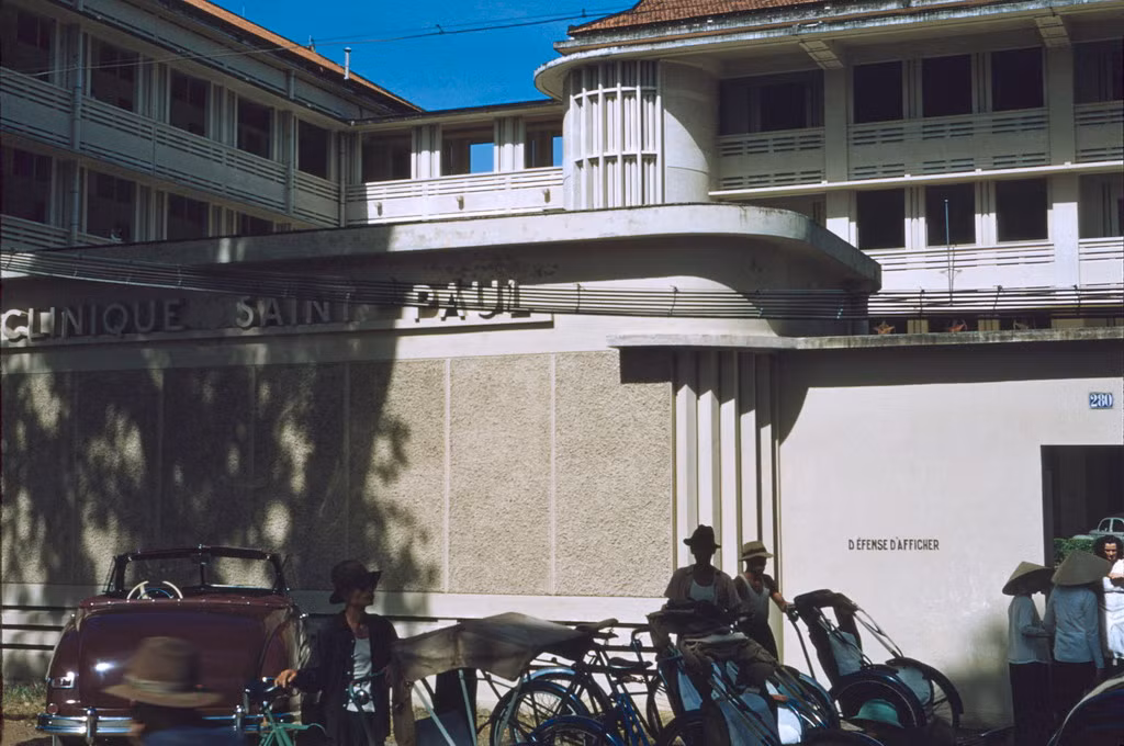 Dưỡng đường Saint Paul, nay là Bệnh viện Mắt TP HCM trên đường Điện Biên Phủ. Ảnh: Manhhai Flickr.