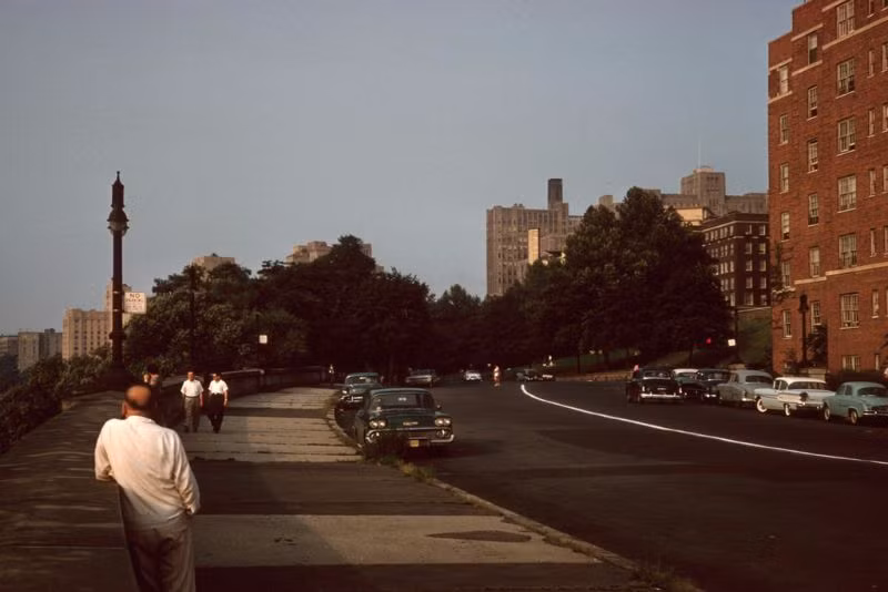 Đường bờ sông Manhattan. Ảnh: Vintag.es.