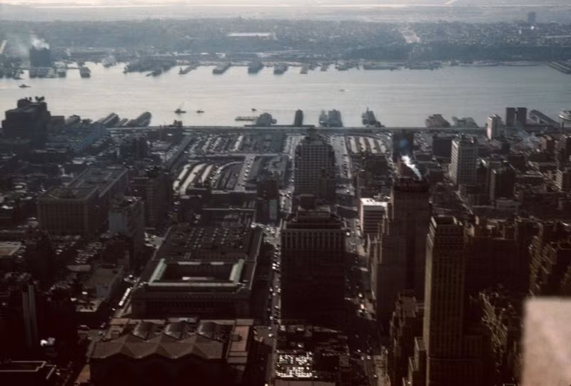 Nhà ga Penn và sông Hudson. Ảnh: Vintag.es.