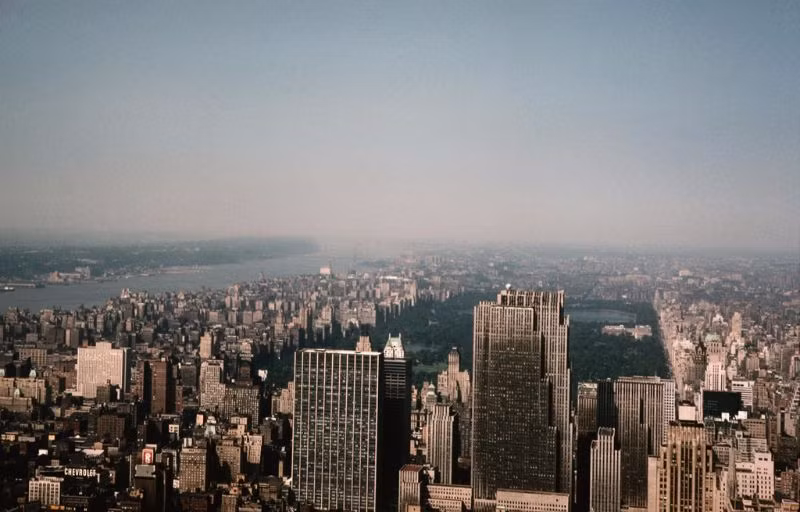 Toàn cảnh khu Manhattan và sông Hudson. Ảnh: Vintag.es.