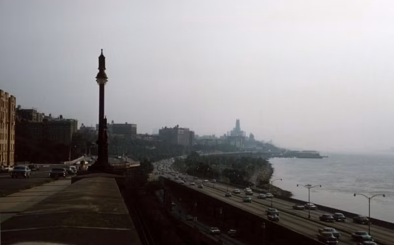 Đường bờ sông Manhattan. Ảnh: Vintag.es.