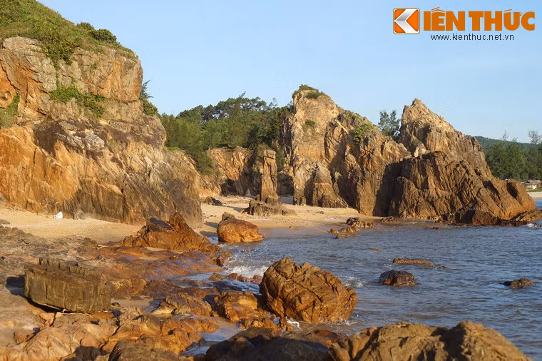 Can canh hai khoi da tu nhien “nhay cam” nhat Viet Nam