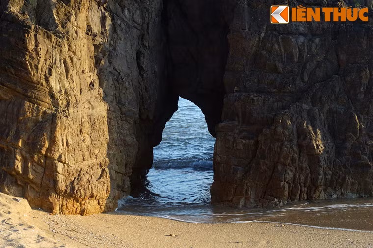 Yoni chính là tượng trưng cho cơ quan sinh dục nữ trong quan niệm phồn thực của người Chăm.