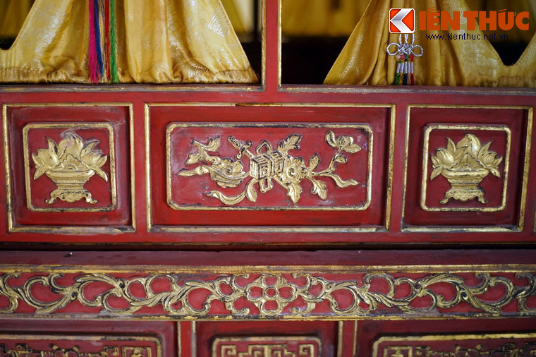 Theo quy định của triều đình nhà Nguyễn, kiệu là phương tiện đi lại chỉ dành riêng cho Hoàng đế, Hoàng thái hậu và Thái tử, những người có địa vị cao quý nhất trong hoàng tộc. Kiệu của Hoàng thái hậu gọi là Phụng liễn, có 16 người gánh, được chia làm hai hàng, mỗi hàng 8 người.