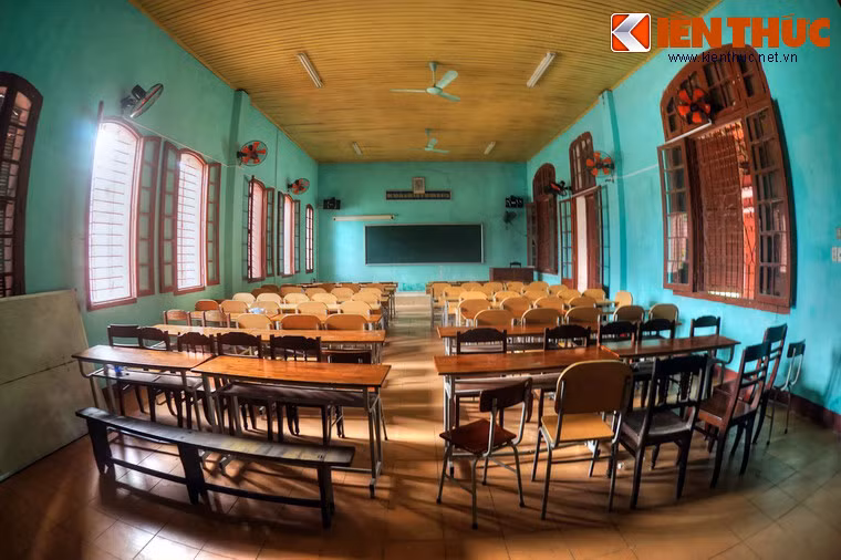 Bên trong một lớp học.