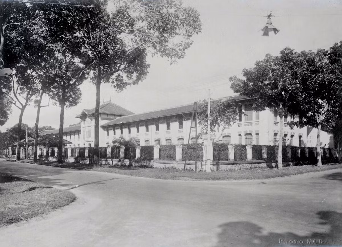 Trường trung học Nữ sinh bản xứ, nay là trường THPT Nguyễn Thị Minh Khai. Ảnh tư liệu.