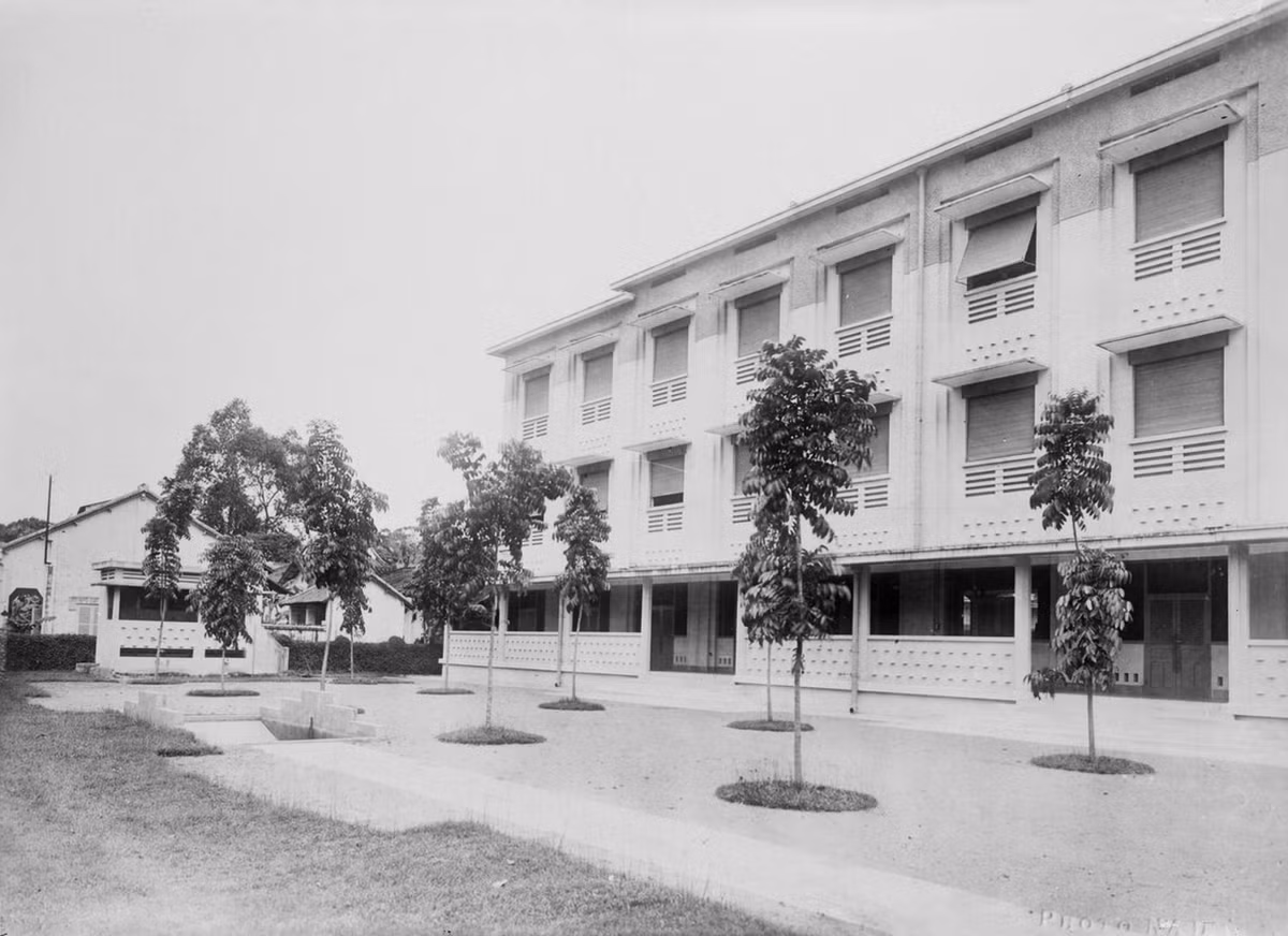 Trường nữ sinh Chợ Đũi, nay là trường THCS Ernst Thälmann tại số 8 Trần Hưng Đạo. Ảnh tư liệu.