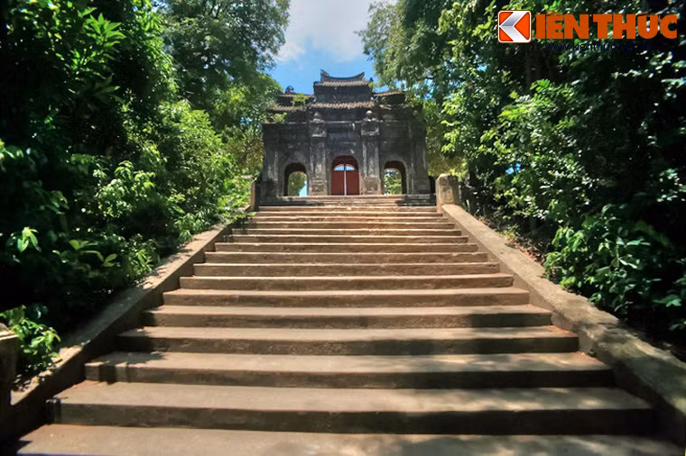 Nằm ở đường Báo Quốc, thuộc phường Phường Đúc, thành phố Huế, chùa Báo Quốc là một trong những ngôi cổ tự danh tiếng của kinh đô Huế xưa.