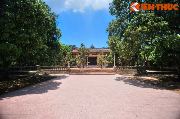 Chùa cũng là một địa điểm tham quan được nhiều du khách ghé thăm ở Cố đô Huế.