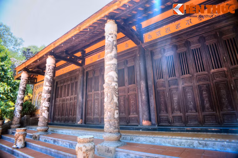 Năm 1935, trường Sơ đẳng Phật giáo được mở tại chùa. Đến năm 1940, trường Cao đẳng Phật giáo cũng lại được mở tại đây. Ngày nay, chùa Báo Quốc là nơi đặt trường Trung cấp Phật Học Huế.