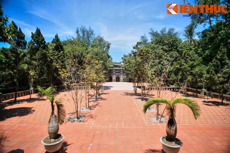 Không chỉ là nơi thờ tự, chùa Báo Quốc còn là một trung tâm tu học quan trọng của xứ Huế. Trong phong trào chấn hưng Phật giáo vào những năm 1930, chùa đã có nhiều đóng góp về mặt đào tạo tăng tài cho Phật giáo.