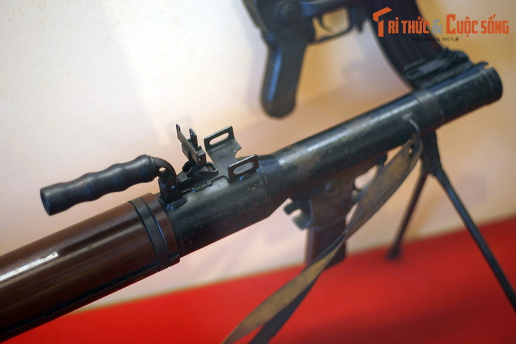 Súng B41 của chiến sĩ Xèn Vạn Vần thuộc Sư đoàn 320A, sử dụng tiêu diệt 4 xe tăng M41 và M113 của địch ở Cheo Reo (Gia Lai), từ ngày 17-18/301975.