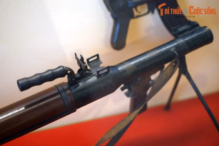 Súng B41 của chiến sĩ Xèn Vạn Vần thuộc Sư đoàn 320A, sử dụng tiêu diệt 4 xe tăng M41 và M113 của địch ở Cheo Reo (Gia Lai), từ ngày 17-18/301975.