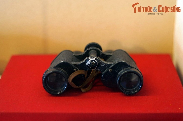 Ống nhòm của Bộ Chỉ huy Tiểu đoàn 9, Trung đoàn 64, Sư đoàn 320A, dùng trinh sát địa hình, chỉ huy đánh địch ở Cheo Reo, từ 17-19/3/1975.