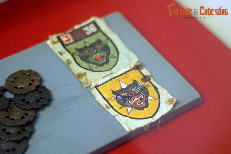 Phù hiệu "Cọp đen" của quân đội địch, được quân ta thu giữ ở Quảng Trị.