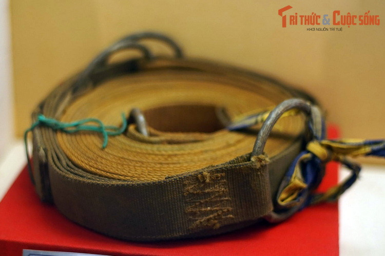 Dây kéo pháo của Đại đội 1, Tiểu đoàn 34. Lữ đoàn Pháo binh 204 dùng kéo pháo 85mm lên điểm cao yểm trợ bộ binh tiến công giải phóng Phước Long ngày 6/1/1975.