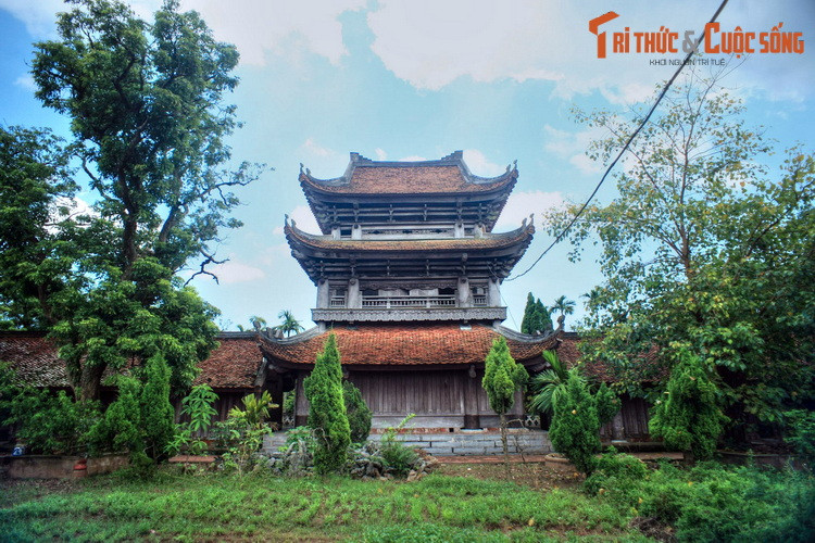 Trong quần thể kiến trúc của ngôi chùa có tuổi đời 4 thế kỷ, công trình nổi bật nhất là gác chuông nằm phía sau khuôn viên, được đánh giá là gác chuông to đẹp vào hàng bậc nhất trong các gác chuông của chùa cổ Việt Nam.