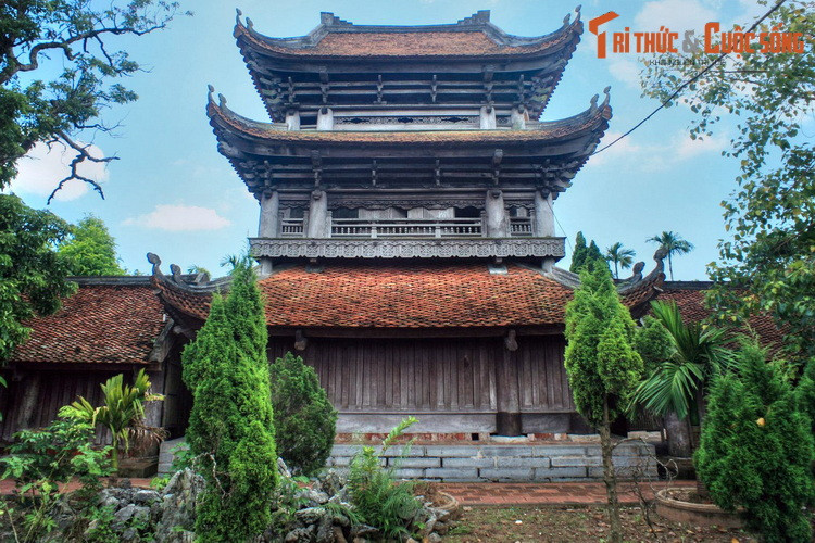 Tỷ lệ giữa các tầng kiến trúc của gác chuông rất cân đối, tỷ lệ hợp lý giữa các bờ nóc, bờ thẳng, bờ mềm, độ vươn của bờ nóc gác đao được hài hoà trong tổng thể kiến trúc.