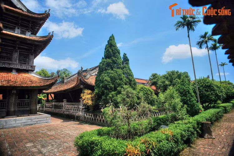 Đặt trong toàn thể hệ thống kiến trúc chùa Keo, gác chuông hòa nhập một cách hoàn hảo với các công trình khác, góp phần làm nên giá trị của một Di tích quốc gia đặc biệt.