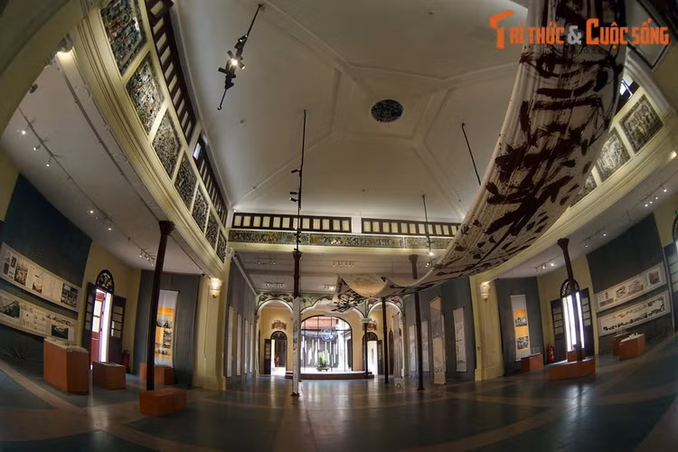 Từ cuối năm 2018, trường mẫu giáo bắt đầu được di dời để trùng tu toàn diện kiến trúc cổ đặc sắc nhất phố Hàng Buồm. Cuối năm 2021, công trình khánh thành trong vai trò một trung tâm triển lãm nghệ thuật, với tên gọi chính thức là Trung tâm văn hóa nghệ thuật 22 Hàng Buồm.