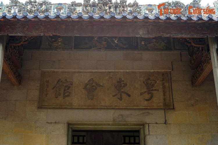 Cho đến đầu thế kỷ 20, hội quán là nơi thực hành tín ngưỡng, điểm giao dịch, thỏa thuận buôn bán, phân xử tranh chấp thương mại và tổ chức các sinh hoạt cộng đồng của cộng đồng người gốc Hoa trên phố Hàng Buồm và các phố lân cận.