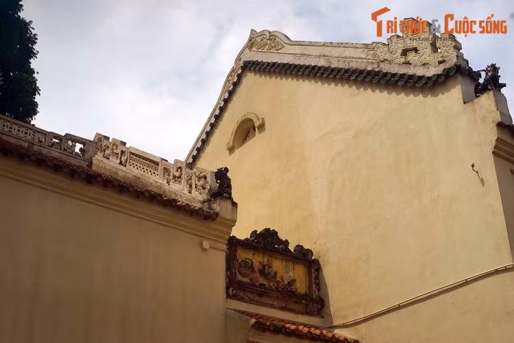 Lịch sử hội quán còn gắn liền với tên tuổi nhà cách mạng Tôn Trung Sơn. Trong quá trình hoạt động và chuẩn bị cho Cách mạng Tân Hợi ở Trung Quốc năm 1911, ông đã lưu trú tại hội quán Quảng Đông vào năm 1903 – 1904.