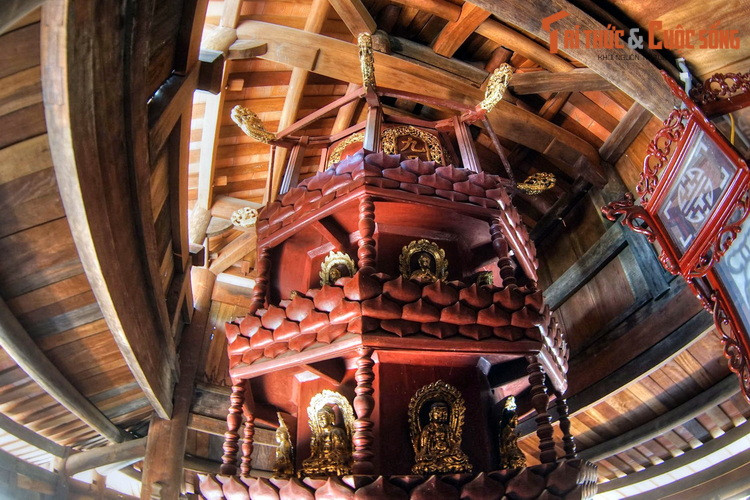 Theo quan niệm truyền thống, cứ quay một vòng tháp Cửu Phẩm Liên Hoa thì lời trì tụng sẽ được nhân lên thành 3.542.400 lần, để người niệm mau đạt tới chính quả.