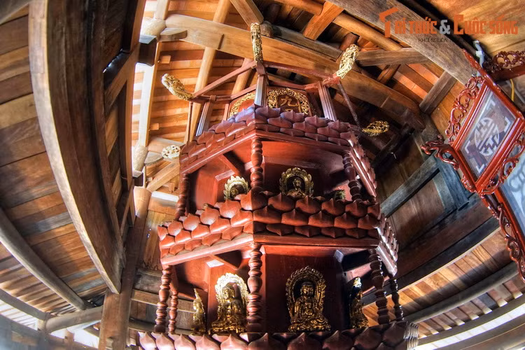 Theo quan niệm truyền thống, cứ quay một vòng tháp Cửu Phẩm Liên Hoa thì lời trì tụng sẽ được nhân lên thành 3.542.400 lần, để người niệm mau đạt tới chính quả.