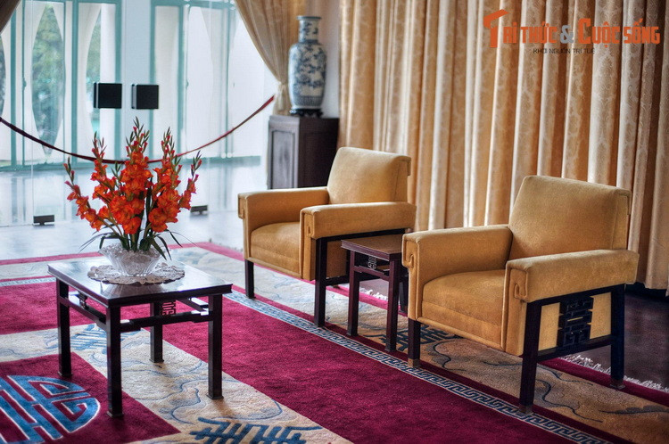 Dinh có tất cả làm 95 phòng, mỗi phòng có một chức năng riêng, kiến trúc và cách trang trí phù hợp với mục đích sử dụng như phòng làm việc, phòng tiếp khách, phòng sinh hoạt... Ngày nay phần lớn các phòng mở cửa phục vụ du khách tham quan.