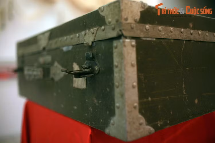Chiếc va li làm từ xác máy bay F-4 của ông Nguyễn Đức Thảo, Sư đoàn 363 Phòng không.