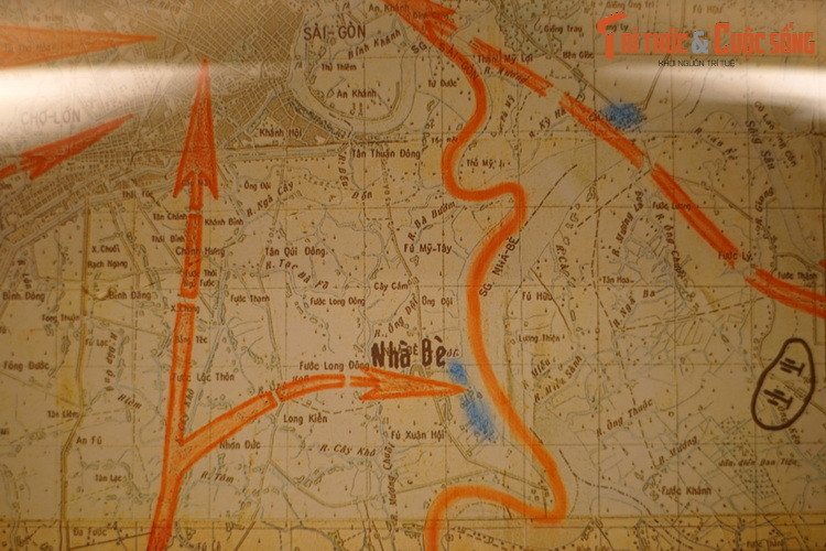 Ở vùng ven thành phố, các đơn vị đặc công và lực lượng vũ trang tại chỗ có nhiệm vụ đánh và giữ các cầu quan trọng, dẫn đường cho các binh chủng chủ lực đánh chiếm các mục tiêu ở nội thành, phát động quần chúng nổi dậy giành chính quyền cơ sở...