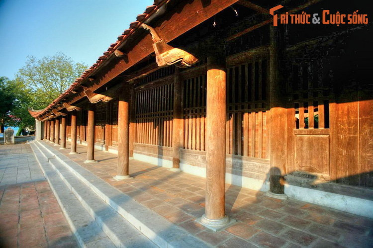 Vào năm 1313 dưới triều vua Trần Anh Tông, chùa Dâu được Lưỡng quốc trạng nguyên Mạc Đĩnh Chi dày công tu bổ thành chùa 100 gian, tháp 9 tầng, cầu 9 nhịp. Chùa tiếp tục được trùng tu nhiều lần qua các thế kỷ tiếp theo.